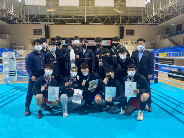 ‘2021 대한복싱협회장배 전국복싱대회’ 종합2위 단체사진 모습