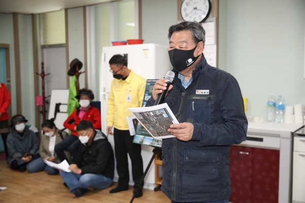 몽산포권역 일반농산어촌개발사업장을 방문한 가세로 군수