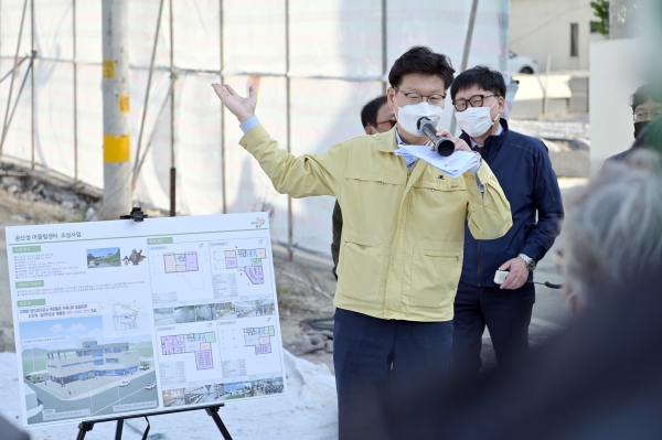 김정섭 시장이 공산성어울림센터 조성 현장 방문 모습