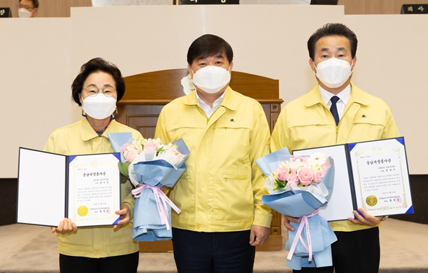 왼쪽부터 당진시의회 양기림 의원, 최창용 의장, 윤명수 의원.