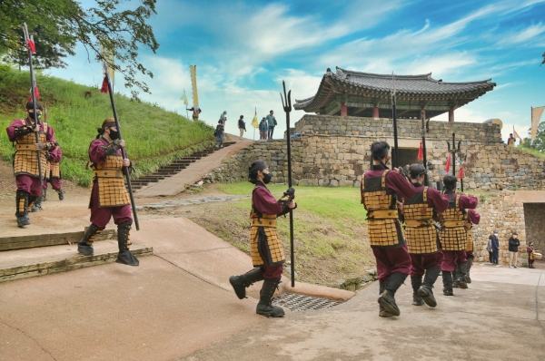 웅진성 수문병 교대식 모습