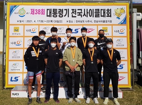 사진 왼쪽부터 위부터 조힘찬, 조정우, 김화랑, 임새결, 최준혁, 신진수, 문신휘서, 김효찬, 정준영, 김지후 학생