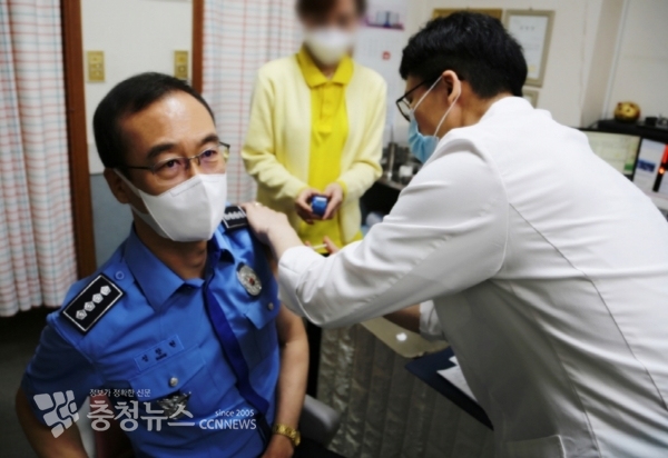 성창현 서장 코로나19 극복 기원 백신 접종