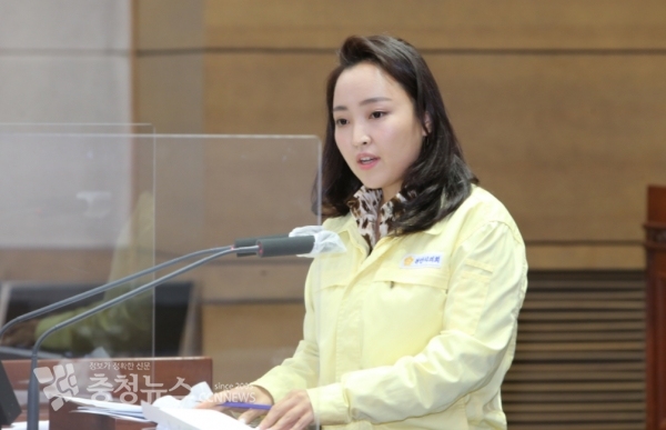 시정질문 하는 복아영 천안시의회 의원