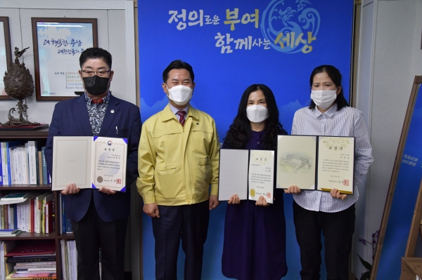 표창 전수식(박종진, 김연화, 박병일)