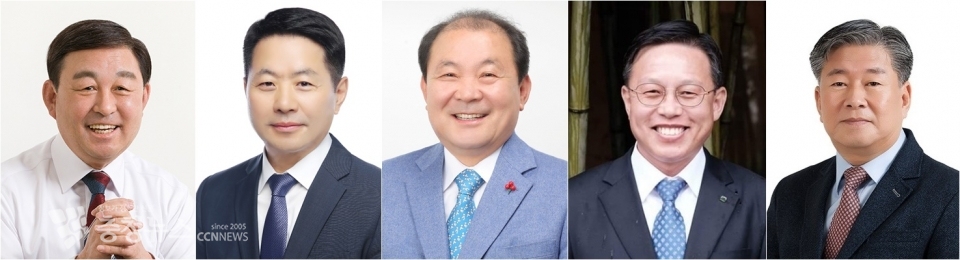 (왼쪽부터) 황선봉 군수, 이우원 수도권매립지관리공사 자원순환기술연구소장, 고남종 전 도의원, 김영우 전 예산홍성환경운동연합 의장, 이병환 전 예산경찰서장.