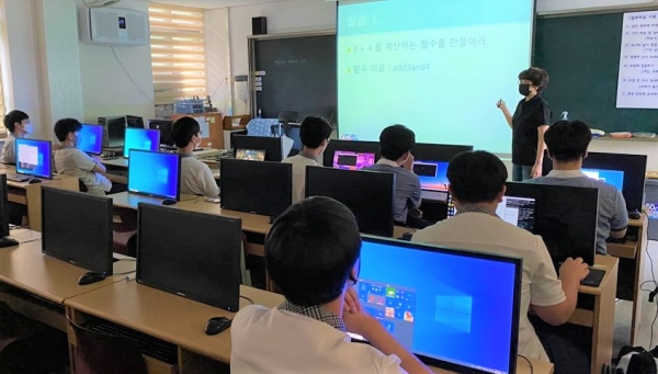 대전 5개 고교 SW동아리멘토링 모습