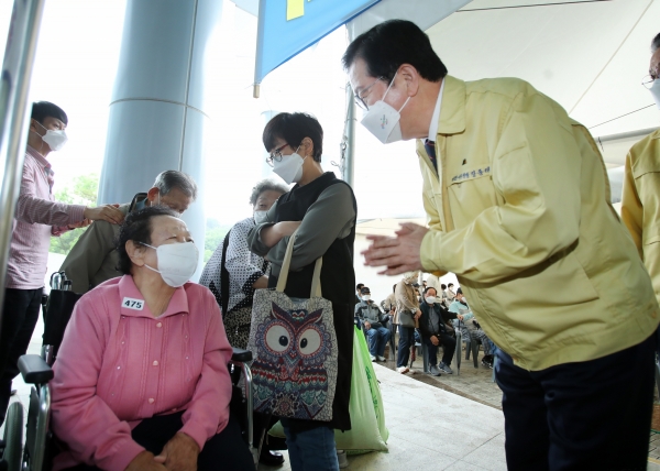 장종태 대전 서구청장, 코로나19 예방접종 현장 점검