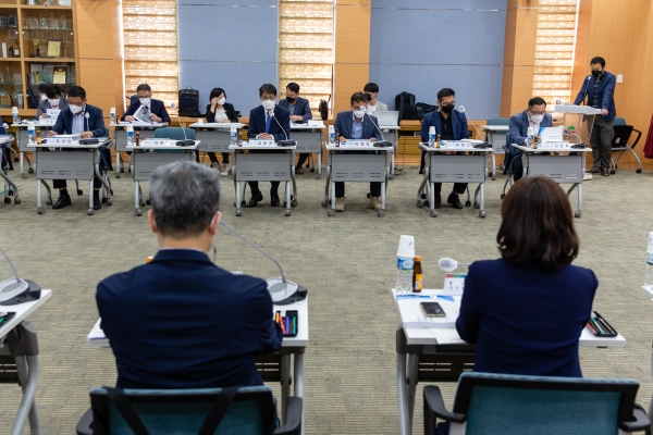 폐광지역(남양면 구봉광산, 장평면 중석광산) 관광자원화 방안 타당성검토 연구용역 최종보고회 개최 모습