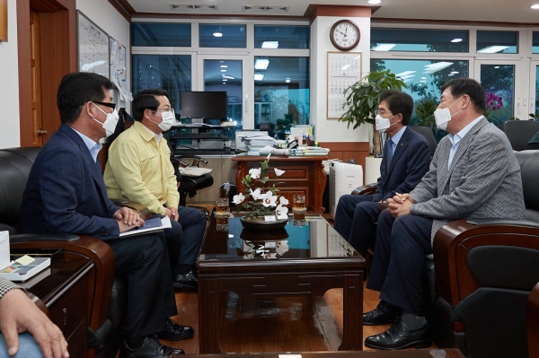 간담회 진행 사진