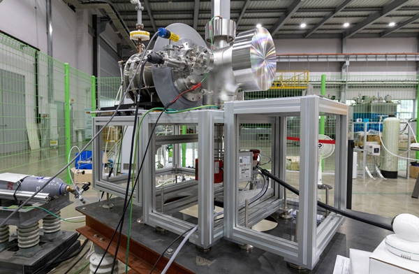 14GHz 중이온가속기 이온원 시스템