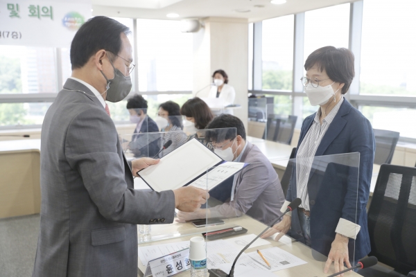 정보화위원회 위촉식 개최 모습