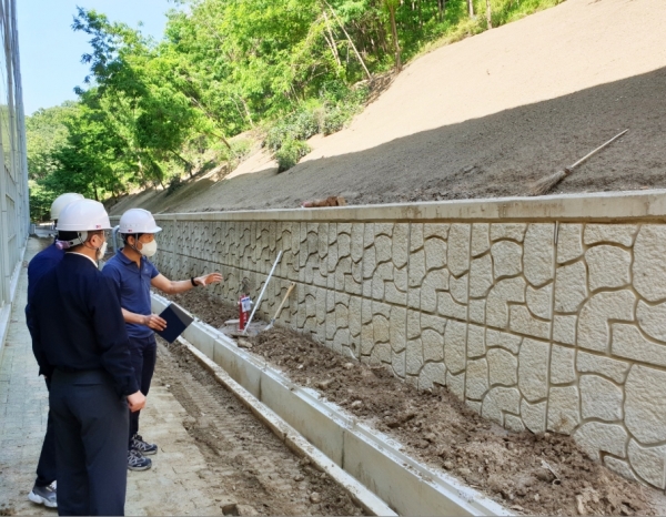 공공체육시설 대형 건설현장 안전점검 (용운수영장 급경사지 점검)