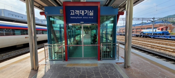 순천역 대합실 모습