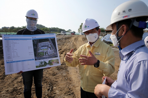 노박래 서천군수, 서천군 신청사 건설 현장 긴급 안전점검 모습
