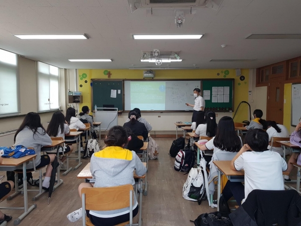 11일 대전성모여자고등학교에서 차영태교수의 진로진학 아카데미 강의 모습