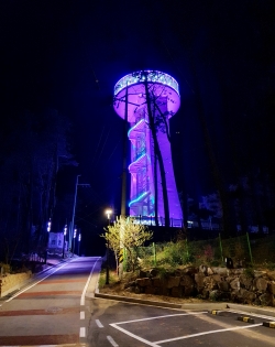 만리포 전망타워 모습.