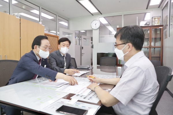 기재부 방문해 건의 중인 박상돈 시장