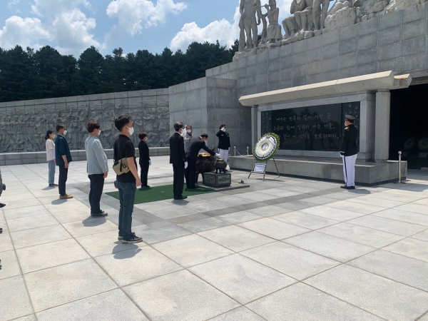 대전국립현충원 찾아 참배