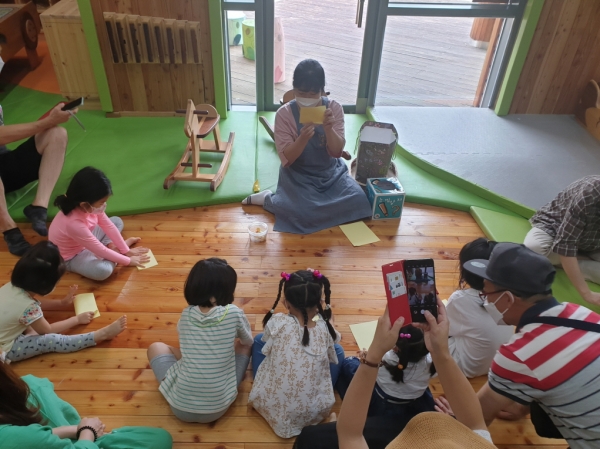 다문화 가족의 놀이지원을 위한 행복씨앗 나눔 프로그램 운영