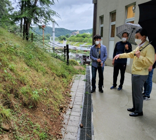 박용갑 중구청장, 집중호우대비 취약지역 안전 점검 모습
