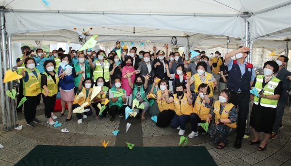 지난 1일 백신 접종센터인 도솔다목적체육관에서 민선 7기 3주년 ‘주민과의 대화’를 가졌다