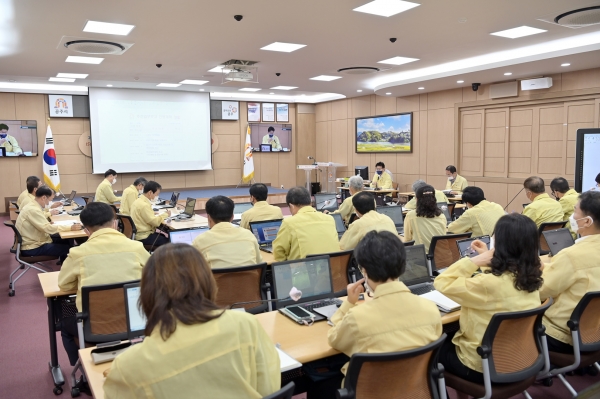 지난 5일 시청 대백제실에서 열린 주간업무보고회 개최 모습