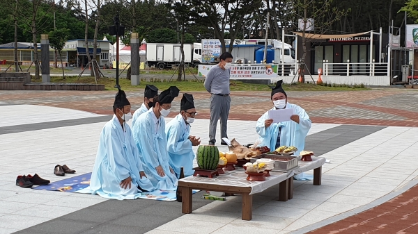 춘장대 해수욕장 수신제 진행 모습
