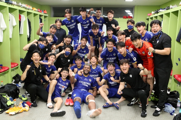 충남아산FC 선수단 모습