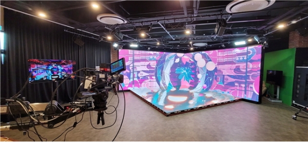 XR스테이지 활용 시연 장면: 진흥원 내부 장비 시연 장면