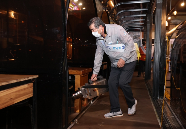 김동일 시장, 방역활동 장면