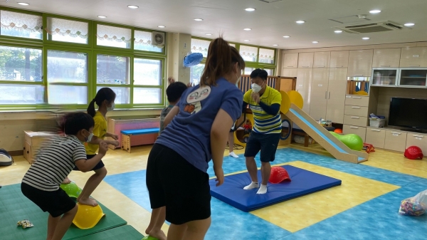 계절학교 프로그램 진행 모습