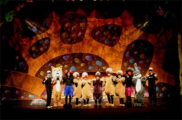 가족뮤지컬 누가 내 머리에 똥쌌어 공연 모습