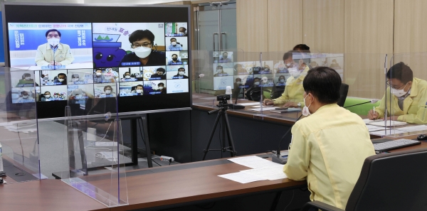 영상 간담회 모습