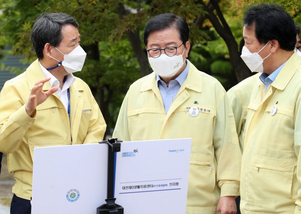 제3생활치료센터 현장점검에 나선 장종태 서구청장