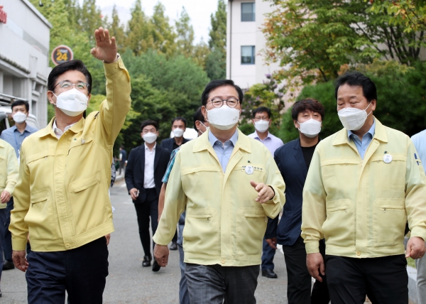 제3생활치료센터 현장점검에 나선 장종태 서구청장