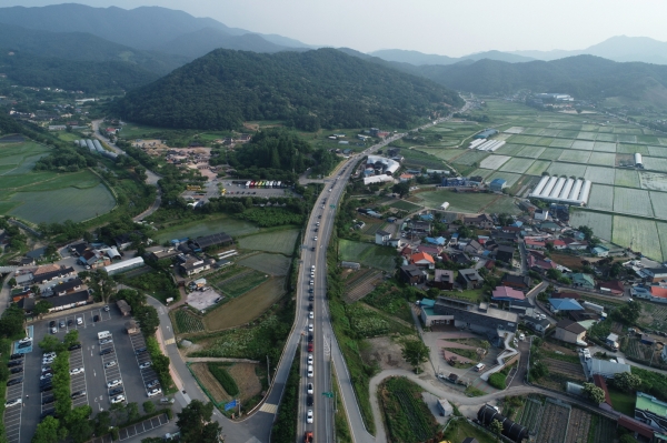 국도39호 차량 정체 장면