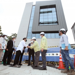 장종태 구청장, 보훈회관 건립 현장 방문 모습