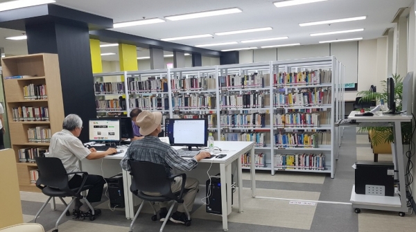 근로자복지관내 작은도서관