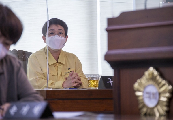 지난 7월 열린 제258회 대덕구의회 임시회 참석한 박정현 구청장 모습