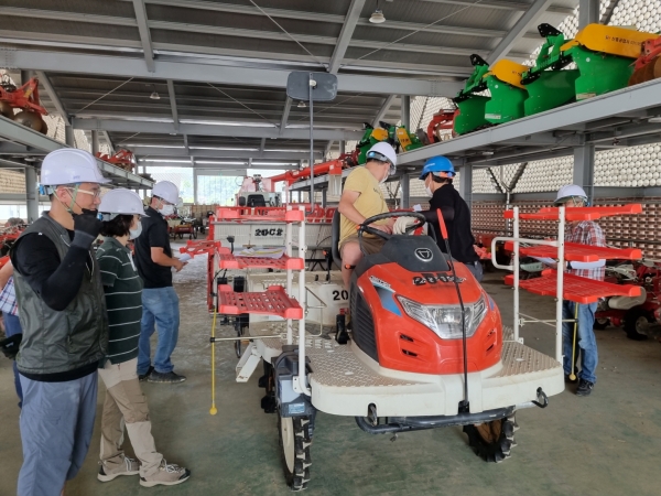 이앙기 운전교육 장면