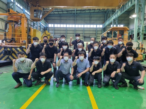 제47회 전국품질분임조 경진대회에서 대통령상 금상을 수상한 국가철도공단 은하철도999 분임조 단체사진