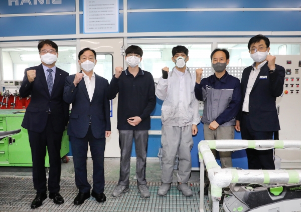 「2021년 대전광역시 제56회 전국기능경기대회」를 운영하는 학교경기장 방문해 대회 준비상황 점검 및 관계자 격려 모습