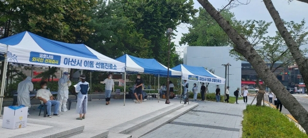 외국인 유학생 찾아가는 코로나19 검사 장면