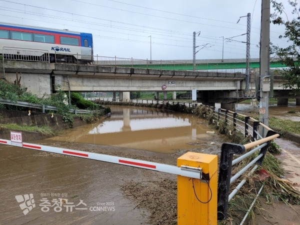 전동 보덕리 가는길 인든도로 침수통제