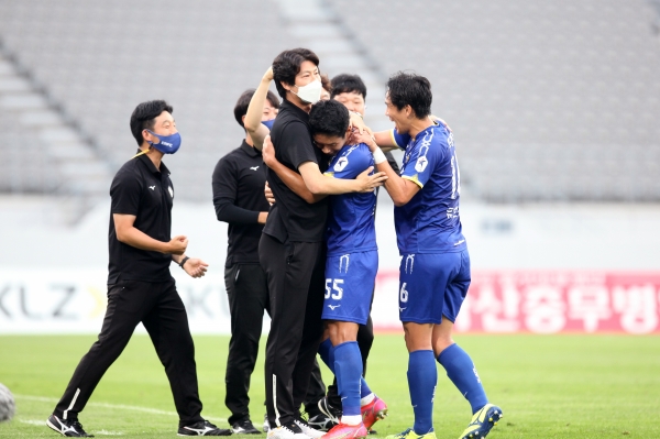 충남아산FC 경기 모습