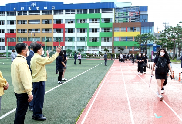 설동호 교육감 학교현장 방문 모습