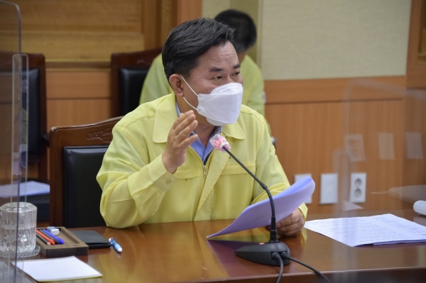 재난안전대책회의 주재하는 박정현 군수