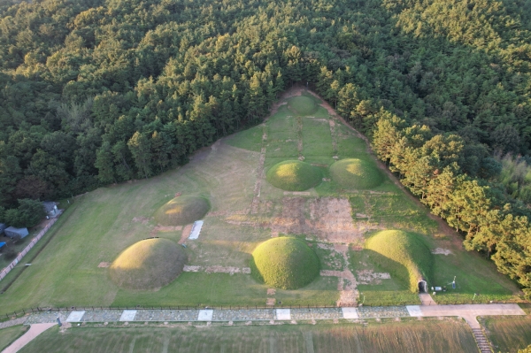 부여왕릉원 전경