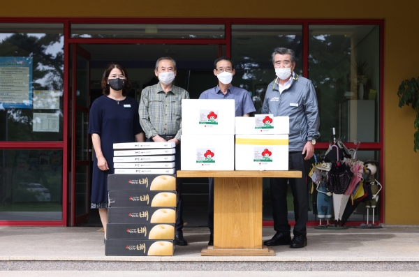 김동일 보령시장, 추석 명절 앞두고 사회복지시설 위문 모습 (장소- 대천애육원)